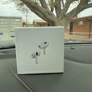 Apple White Wireless Earbuds